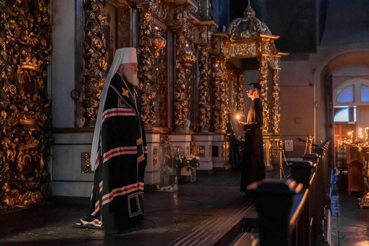 В пятницу первой седмицы Великого поста в Донской обители была совершена  Литургия Преждеосвященных Даров | Донской ставропигиальный мужской монастырь