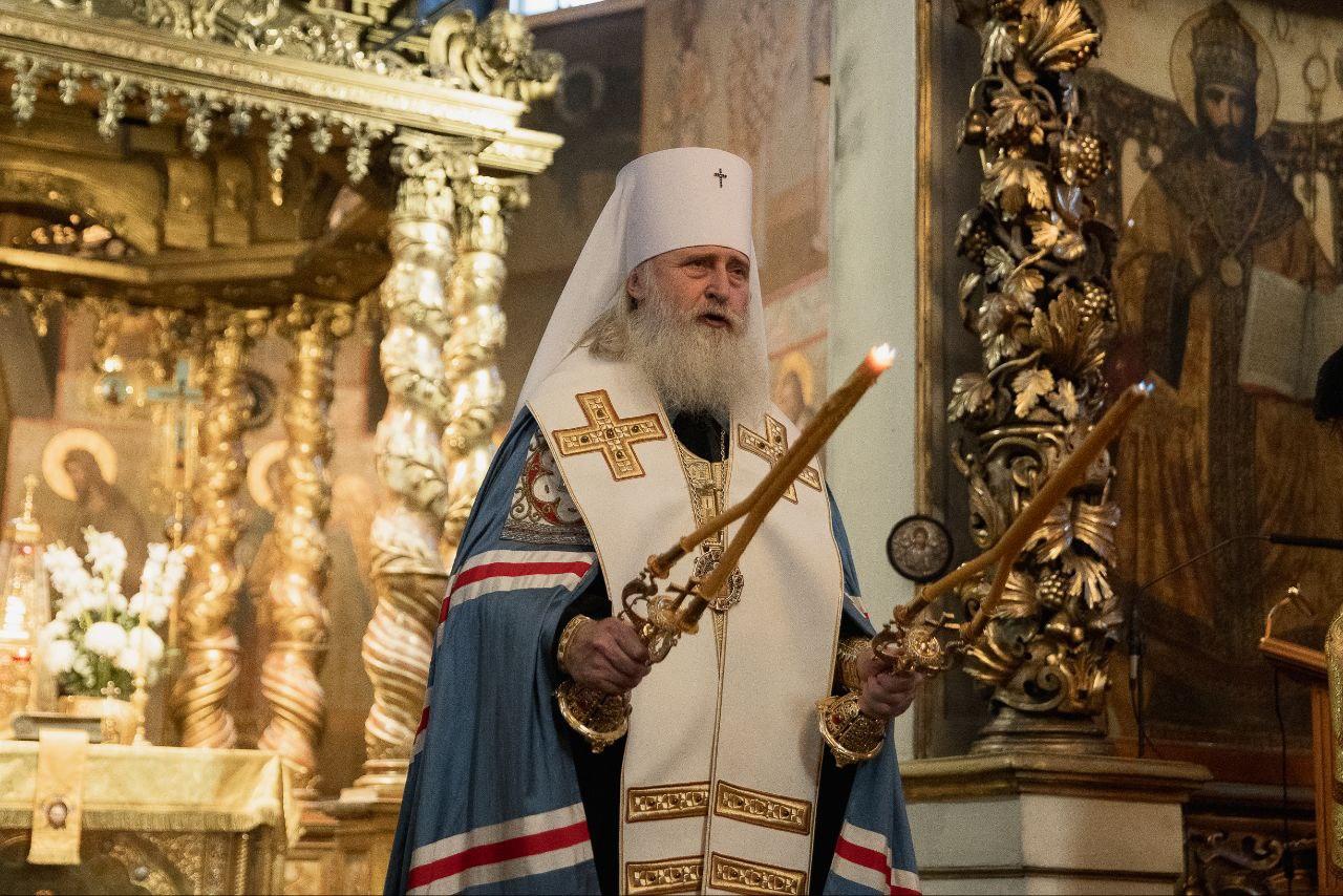 Наместник монастыря возглавил воскресеные богослужения